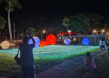 鐵花燈之祭創百萬人次賞燈潮 『璀燦星際』巨大月球夢幻賞燈加碼延至10/13