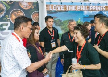 臺東縣長饒慶鈴於27日率領代表隊亮相義大利慢食全球年會，正式開幕『臺東館』，向世界展示臺東獨特的風土人情與慢食實踐