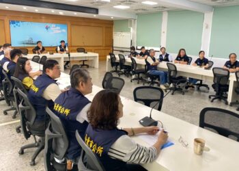 因應強颱康芮的逼近，臺東市長陳銘風今(30)日召開防災會議，了解各課室的準備狀況，全力備戰