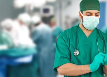 國民健康署呼籲民眾從年輕時期開始儲存骨本，規律運動、均衡飲食和良好生活習慣，及早預防骨質疏鬆