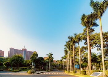 義守大學今年邁入第34年，當初從「高雄工學院」起家，以理工學系為主的學校，如今已成為南臺灣首屈一指的綜合型大學