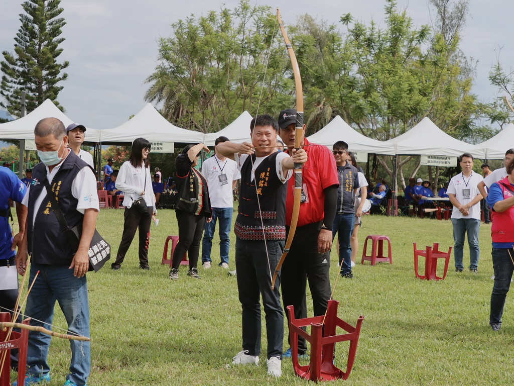 臺東市公所今(12)日早上8點20分在臺東森林公園舉行『113年原住民族傳統競技市民運動會』