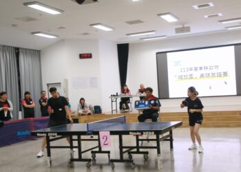 臺東縣政府今年首度舉辦『綻放盃』桌球友誼賽，歷經近1個月的激戰，於9日進行最後一場賽事，由文化處、社會處、農業處及原民處爭奪最後四強