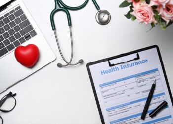 國民健康署呼籲民眾，不論是在診斷、治療或康復期，有需求的癌友家庭，都能至醫院設立之癌症資源中心尋求協助