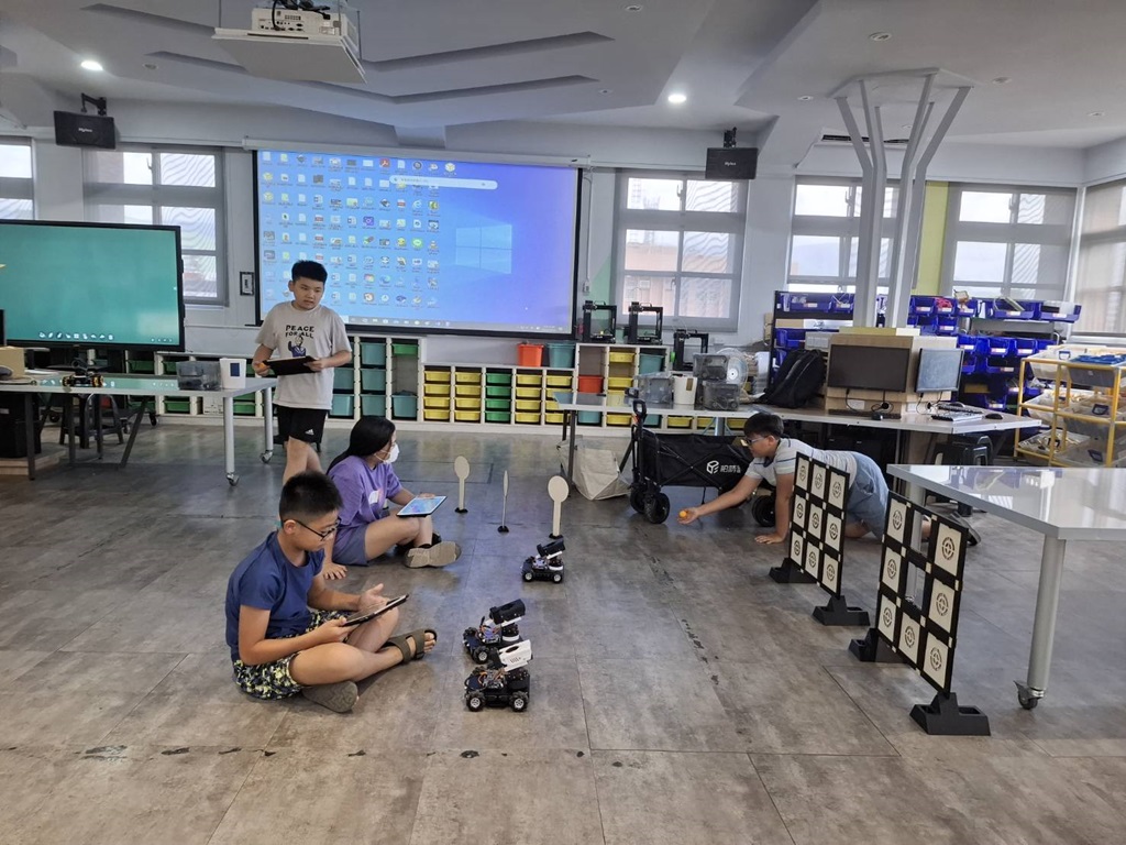 臺東縣國中小推展科技教育深化教育科技應用，以5G智慧學習與機器人自主探究課程
