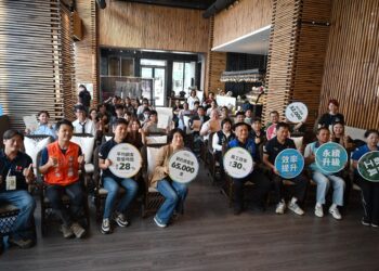 臺東縣政府今(8)日舉行『一站式產業輔導計畫成果發表會』，展示臺東縣在中小企業升級與數位化轉型上的豐碩成就