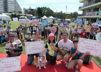 臺東縣衛生局11月9日(六)於東海運動公園舉辦『2024愛健康拿好康-我是保健達人』活動