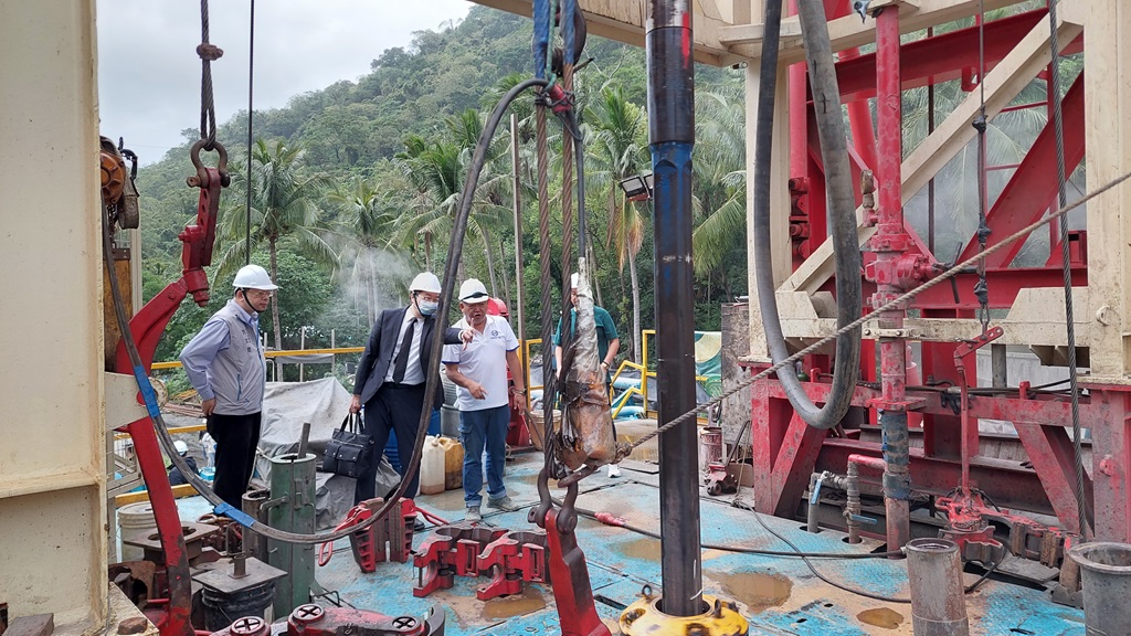 臺東縣政府積極發展因地制宜的再生能源，並積極推動地熱、小水力、太陽能光電及生質能源…等，致力臺東的淨零排放願景