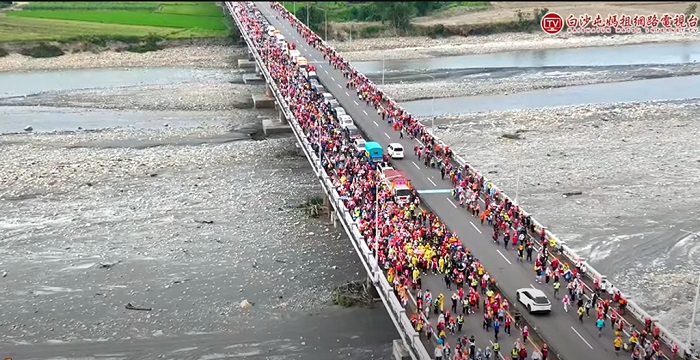 白沙屯媽祖走彰雲大橋,先去彰化二水。