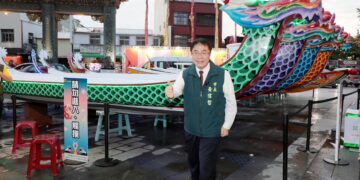 黃偉哲安平開台天后宮點燈祈福　為2025國際龍舟錦標賽揭開序幕