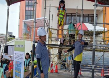 工安小達人體驗營登場　親子攜手闖關學職安