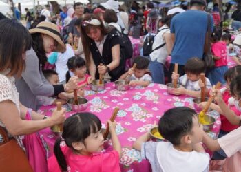 屏東好客米食節熱力登場 千人打粄、千盤美食飄香屏東公園