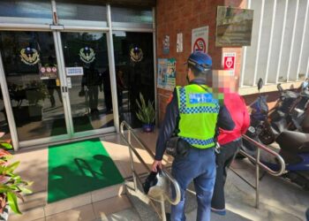 老翁騎車百里買豬腳自摔　東港警助團圓