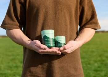 給毛孩堅持最好的!道格Dog Years 攜紐西蘭原裝含「A+頂級鹿茸、再生羊毛角蛋白」頂級成分產品登台 引爆寵物圈話題