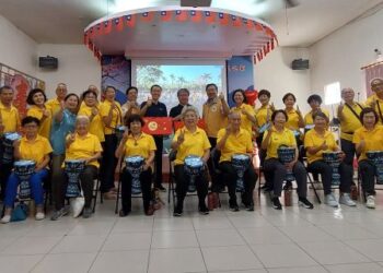 欣雄公司溫馨捐贈高雄榮家加菜金　歡樂鼓聲為百歲人瑞慶生