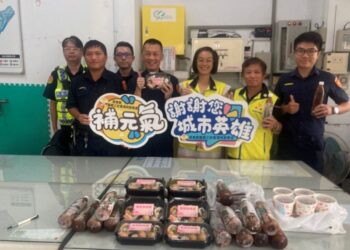 端午連假首日 潮州警友辦事處致贈餐點及冷飲慰勞執勤員警