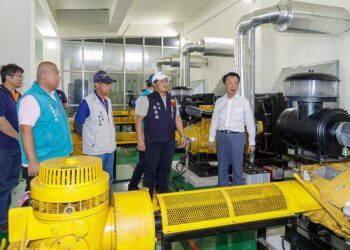 布袋鎮P2抽水站就緒 翁章梁視察嘉義縣防汛整備情形