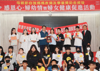 臺南市婦幼關懷協會母親節送暖 黃偉哲感謝點亮逆境家庭希望之光