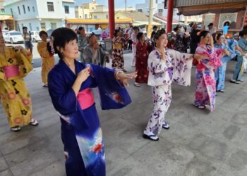 影音/日本巡查變台灣神明 義愛公祈安巡禮大典就是愛看日本舞蹈