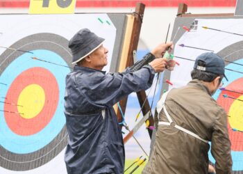 世壯運星爸參賽     藝人亮哲父親陳志洋再披戰袍     瞄準射箭金牌