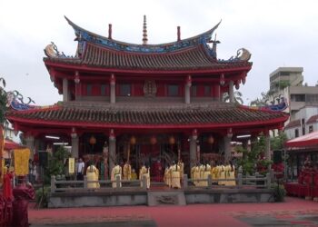 影音/立院三讀放假日增加  教師節、光復節、行憲紀念日今年就放假