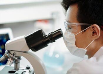 顯微鏡如何影響產業未來?科技進步下的微觀力量 創造宏觀改變