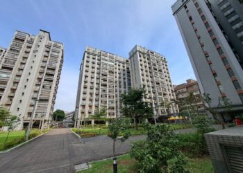 健康、才藝、共餐     板橋健華新城關懷據點     動靜態課程豐富長輩生活
