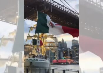 影音/墨西哥海軍帆船撞上紐約布魯克林大橋