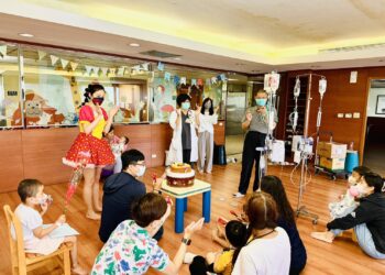 高雄長庚歡慶母親節 溫馨送暖獻祝福