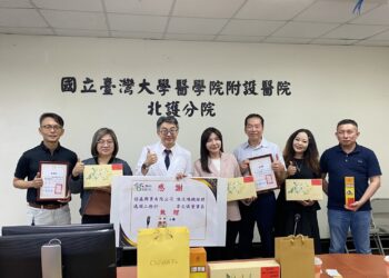 吳沛憶攜手陳培瑜 愛心送暖台大醫院北護分院醫護同仁