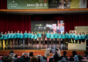 翁章梁連續4度奪5星首長　滿意度再創新高