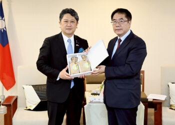 日本金澤市長村山卓拜會　黃偉哲贈八田米傳達兩市情誼