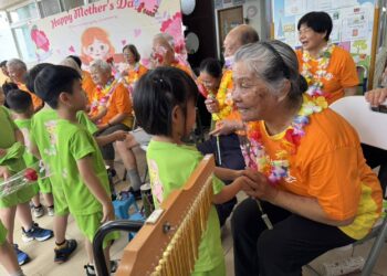 義竹鄉失智據點長輩快閃 傳遞愛與老幼共融正能量
