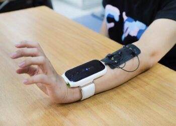 中風病人大福音  機器人協助復健