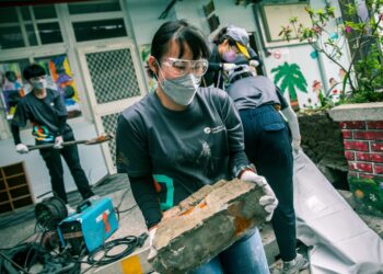 老校舍地震裂損　遠雄志工赴清水修繕守護學童安全