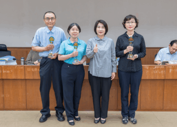 公教員工肯定服務熱忱 屏縣府表揚志願服務績優員