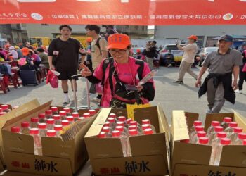 白沙屯媽祖起駕上供酒是這款  頂著金獅的酒瓶詢問度高漲