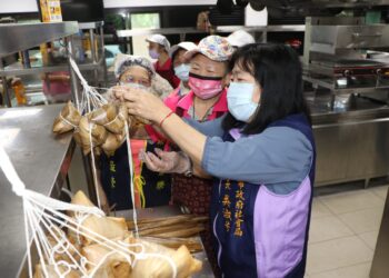 2000顆愛心粽     新北眾能創新協會與黎明技術學院聯手傳遞端午情