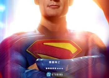 最親民《超人》融化人心　壁咚記者女友超甜