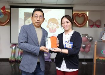 護理母親逃兵賣鞋回鍋一待15年   女兒也要接棒考護理師