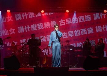 歡度母親節!許富凱挑戰茄子蛋名曲最高吶喊處飆破音 自嘲:在這個破人生裡,一個破音算什麼呢!