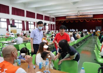 有奬徵答反詐騙 溫馨禮品留餘香