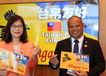 海的兩端，是互相輝映的燈塔　臺帛堅定同行航向永續蔚藍