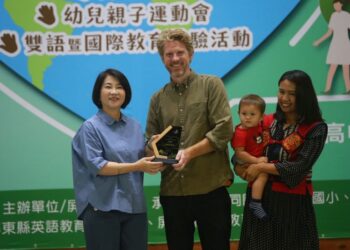 小手牽大手 愛家幸福一起走