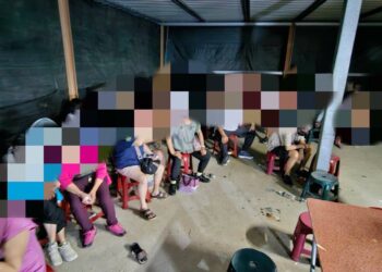 高市警端午無休突襲鐵皮賭場 梓官區57名賭客狼狽落網