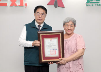 九旬鑽石歌王林沖 獲頒臺南市榮譽市民