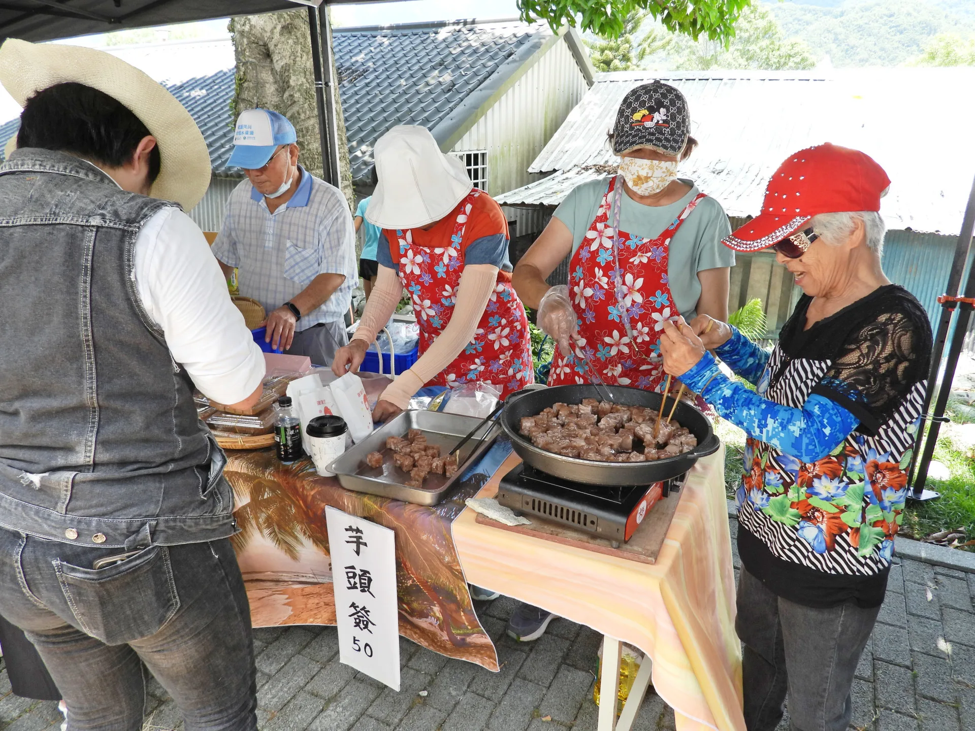 行程可享受各站特色小農市集。(臺鐵提供)