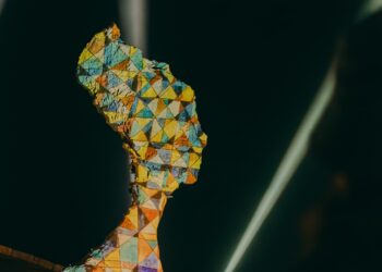 「2025野柳石光夜訪女王」燈區搶先看! 女王變裝秀首曝光 開啟今夏光影盛宴!