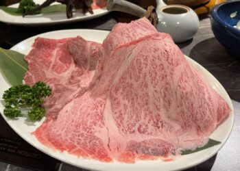 火鍋界的愛馬仕「二本松涮涮屋」重磅首推出松葉海陸雙饗套餐四吃