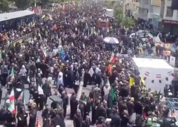 影音/以伊戰後 伊朗為罹難者舉行國葬